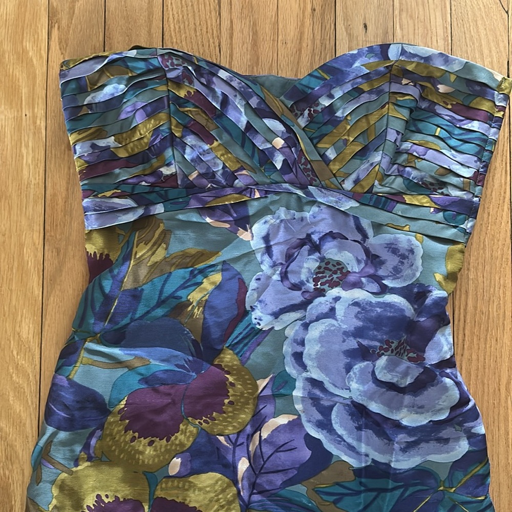 Dress - Picture 2 of 4